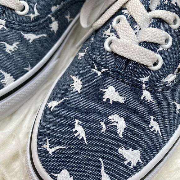 Kids Vans Shoes - Picture 3 of 12